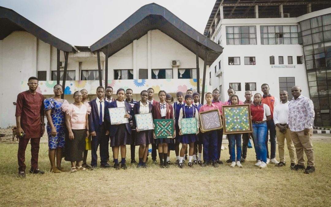 Nicok Scrabble & Chess Board Presentation